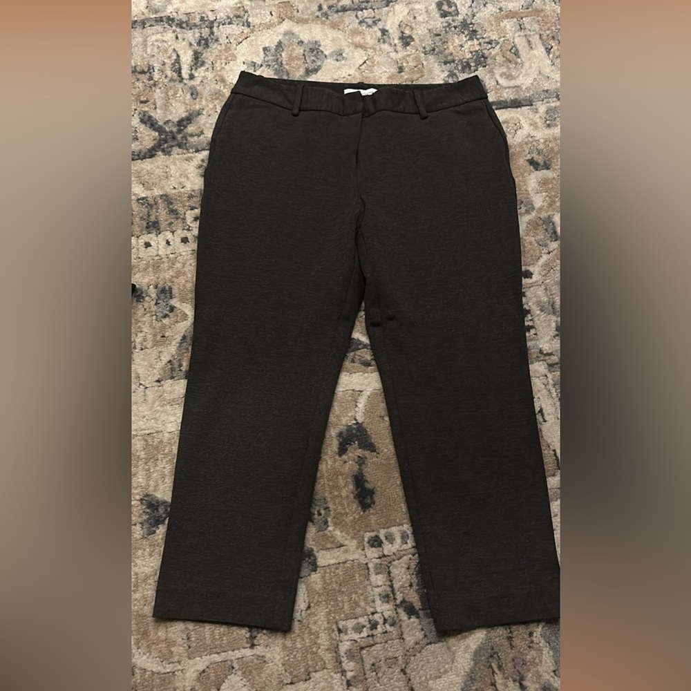 Liz Claiborne women's stretch charcoal grey cropped pants